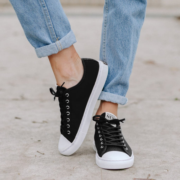 Women's Classic Low Top | Black x White