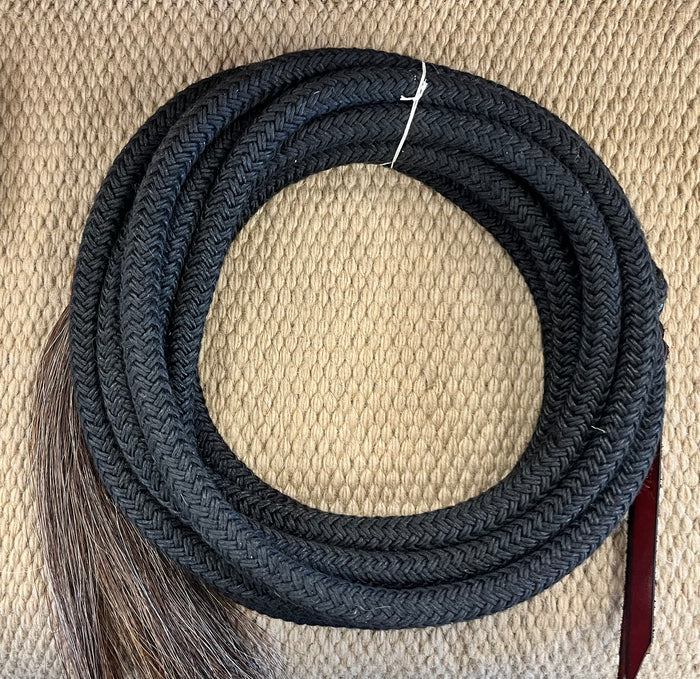 Mecate - MEC139 - 9/16" x 22' Spun Dacron Black w/ White Horse Hair Tassel