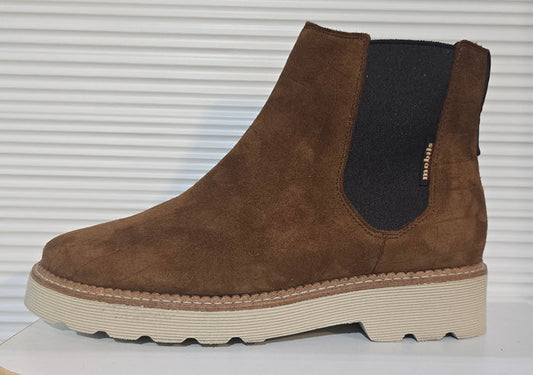 Women’s Sample Boot # 76